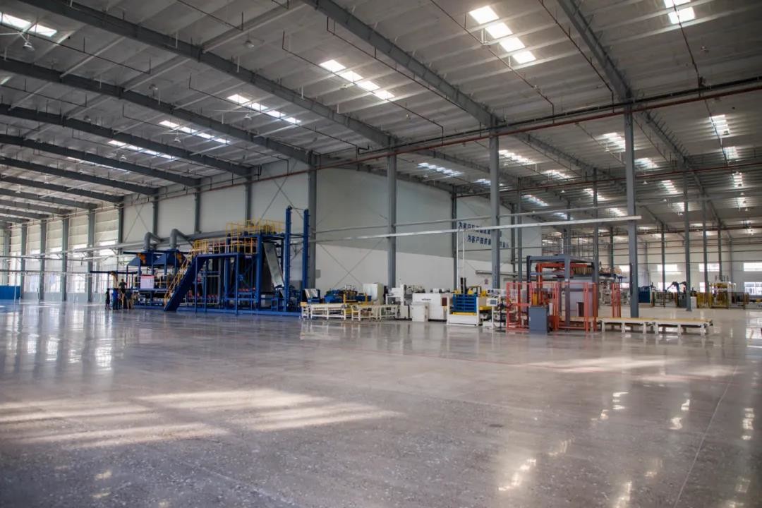 Teknologi Produksi Pengepres Panas Digunakan dalam Memproduksi Panel Joaboa